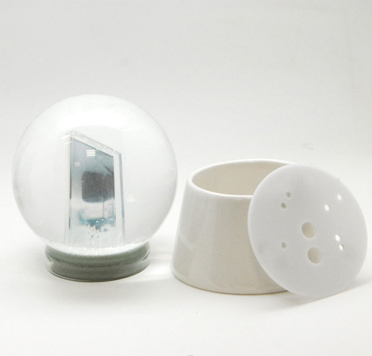 Bastelset mit 100mm Glas für DIY-Schneekugel mit Fotoeinsatz mit Porzellan-Sockel weiß - Schneekugelhaus