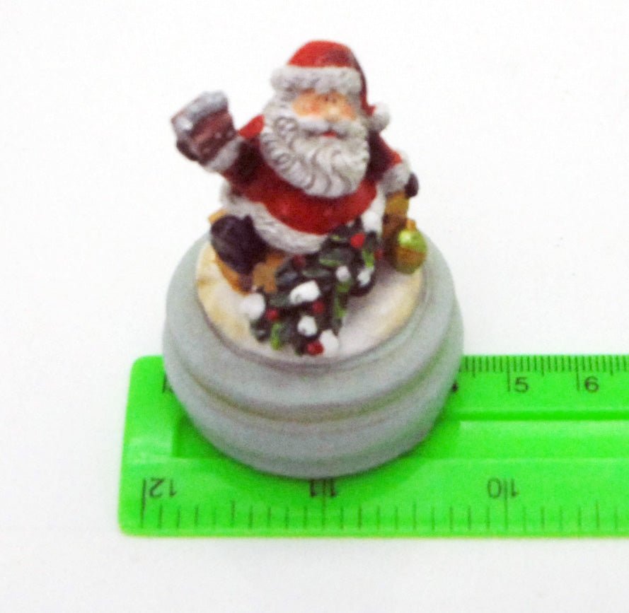 Modell für 3D-Schneekugel - Santa Weihnachtsmann mit Geschenk - für 65mm Kugel - Schneekugelhaus