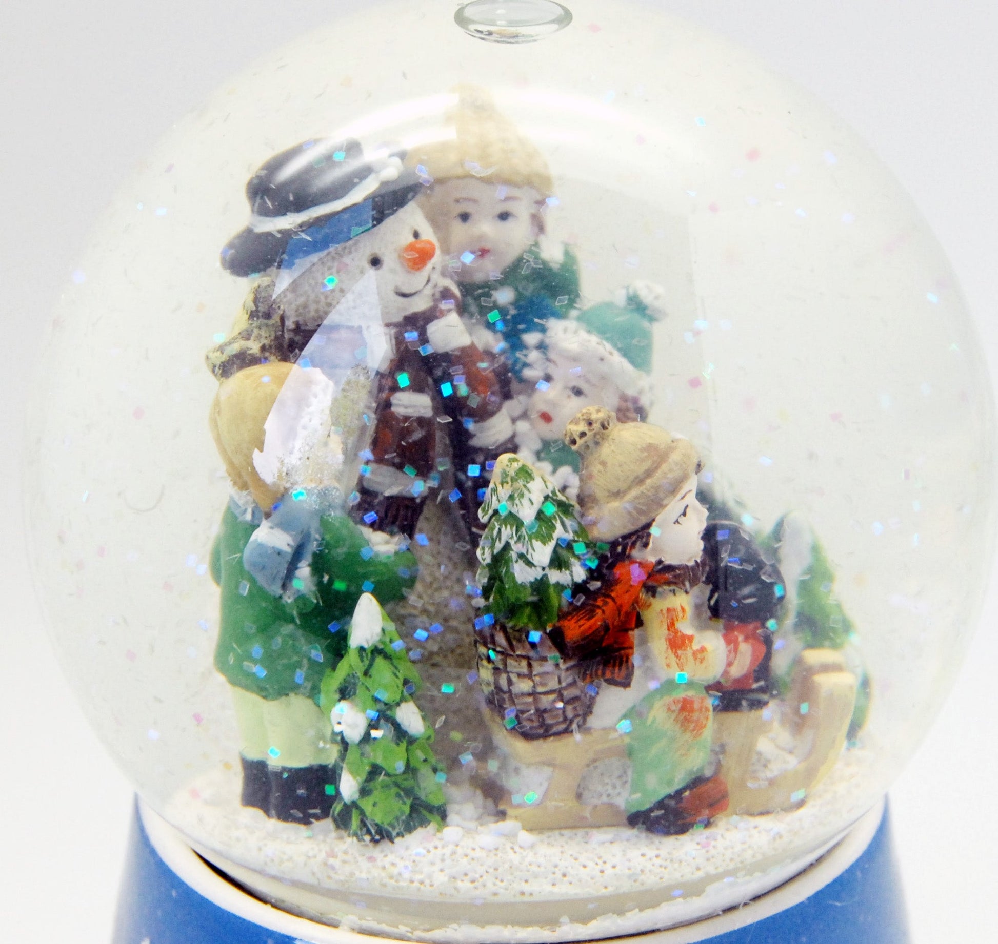 Nostalgie-Schneekugel Schneemann bauen mit Musikspieluhr "White Christmas"- Luftblase - Schneekugelhaus