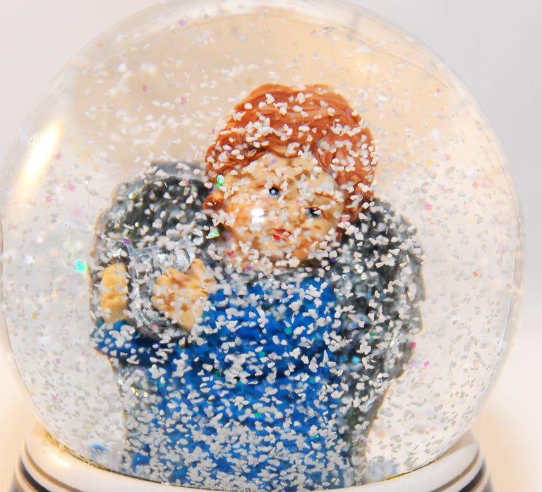 Schneekugel Engel blau mit Harfe mit Spieluhr - Schneekugelhaus
