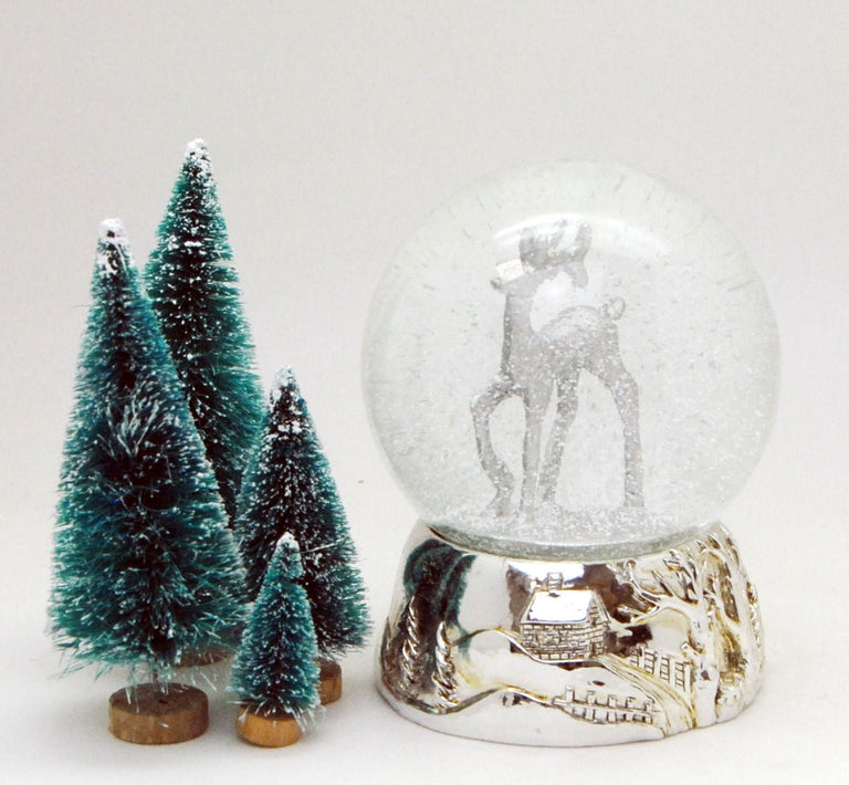 Schneekugel Hirsch silber mit Landschaft Silber-Sockel groß mit Spieluhr White Christmas - Schneekugelhaus