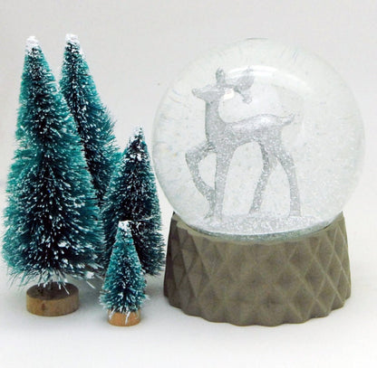 Schneekugel Hirsch silber sand farben kubisch "PURE-Line" 10 cm Durchmesser - Schneekugelhaus