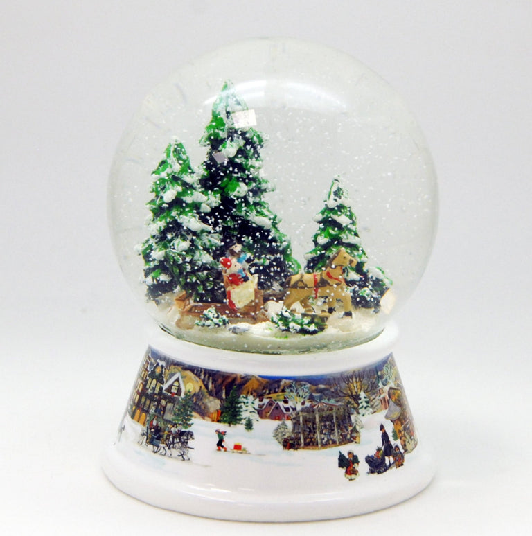 Schneekugel Kutschfahrt Weihnachtsbaum holen auf Sockel nostalgische Häuserlandschaft mit Spieluhr 10 cm Durchmesser - Schneekugelhaus