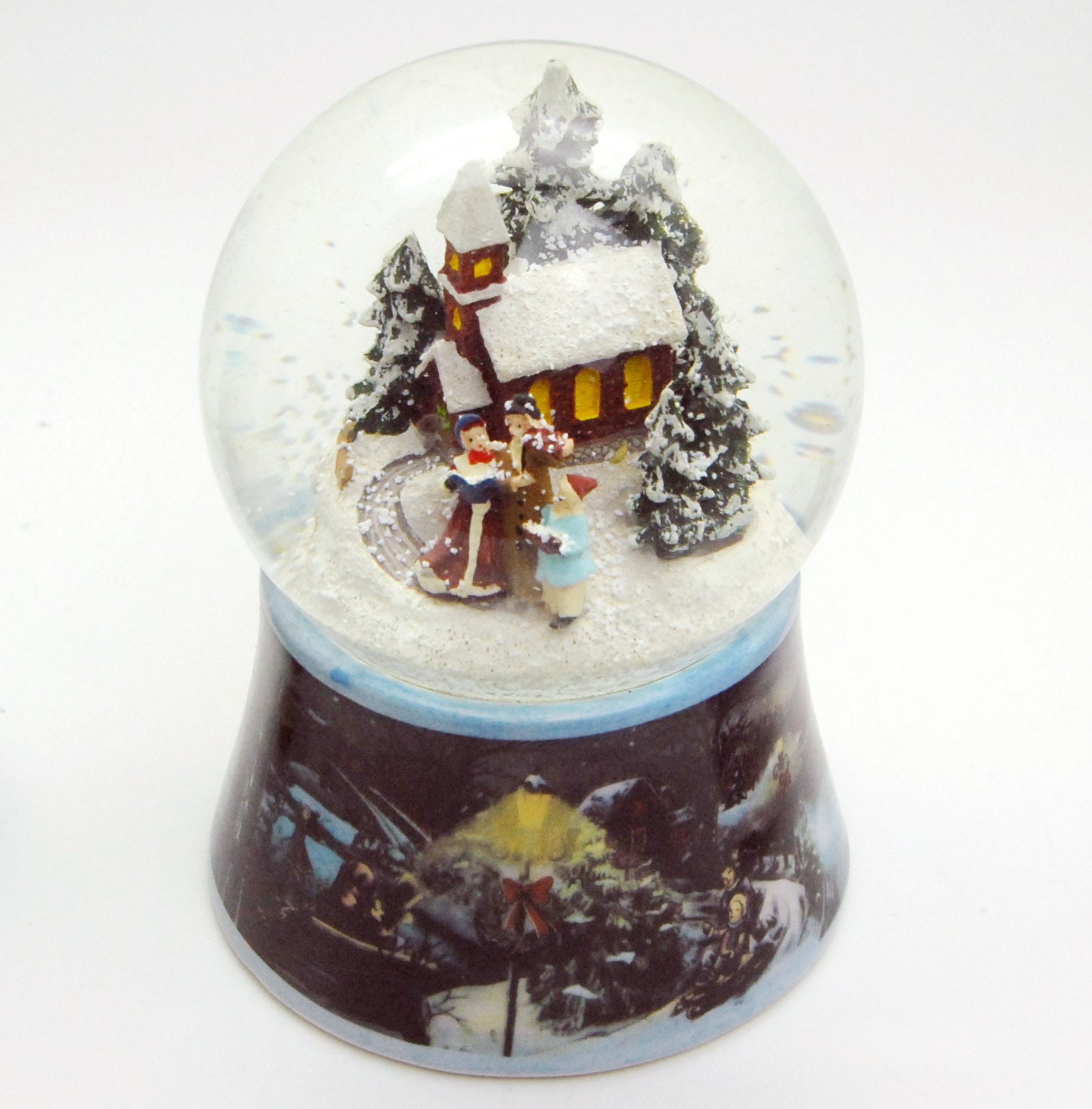Schneekugel Romantischer Winterspaziergang auf Sockel nostalgischer Weihnachtsmarkt mit Spieluhr - Schneekugelhaus