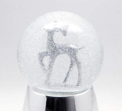 Schneekugel Silber Reh auf silber Sockel mit Spieluhr Winter Wonderland 10 cm Durchmesser - Schneekugelhaus