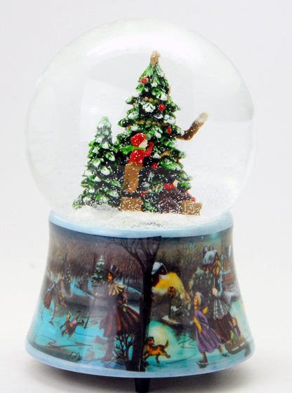 Schneekugel Tannenbaum schmücken auf Sockel Weihnachtsmarkt mit Spieluhr Jingle Bells 10 cm Durchmesser - Schneekugelhaus