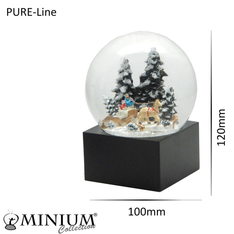 Schneekugel Weihnachts-Schlittenfahrt auf Sockel schwarz eckig "PURE-Line" 10 cm Durchmesser - Schneekugelhaus