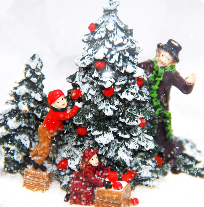 Schneekugel Weihnachtsbaum vorbereiten mit Spieluhr - Schneekugelhaus