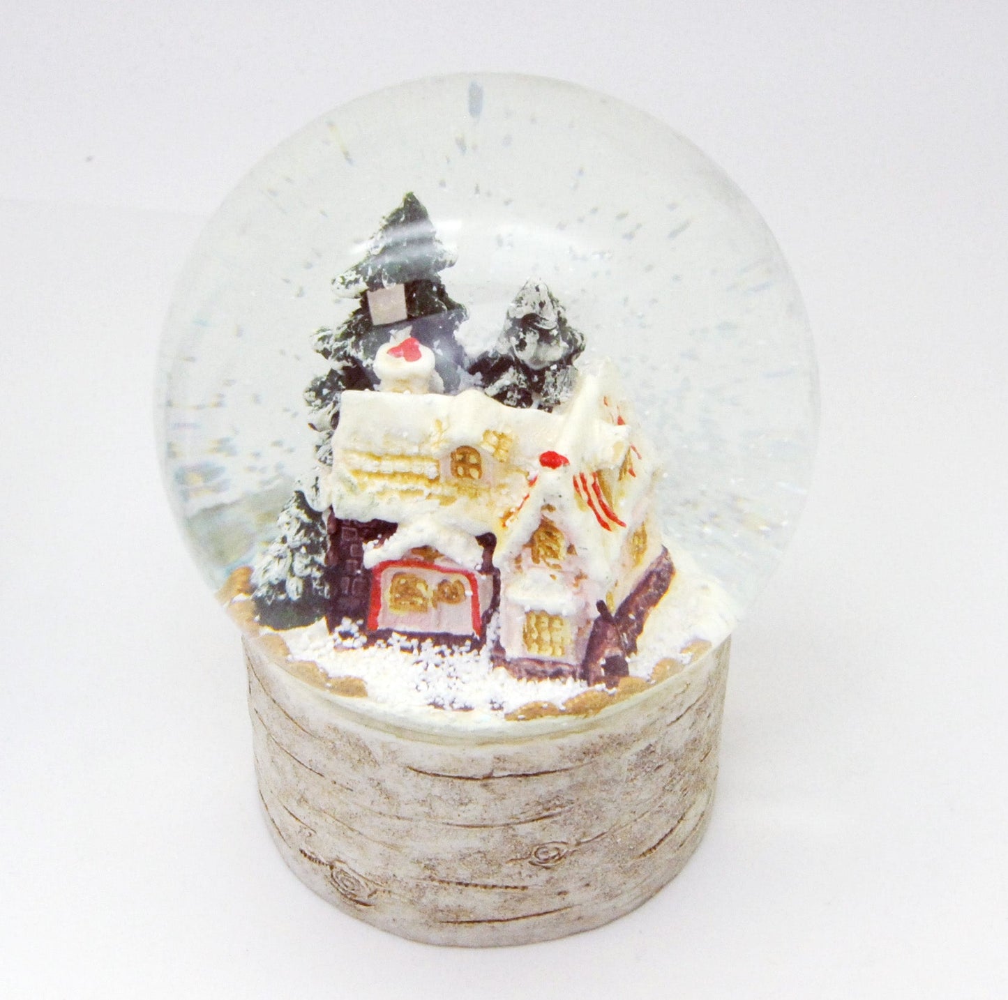 Schneekugel Zuckerbäckerhaus im Winterwald auf Holzsockel "Country-Line" 10 cm Durchmesser - Schneekugelhaus