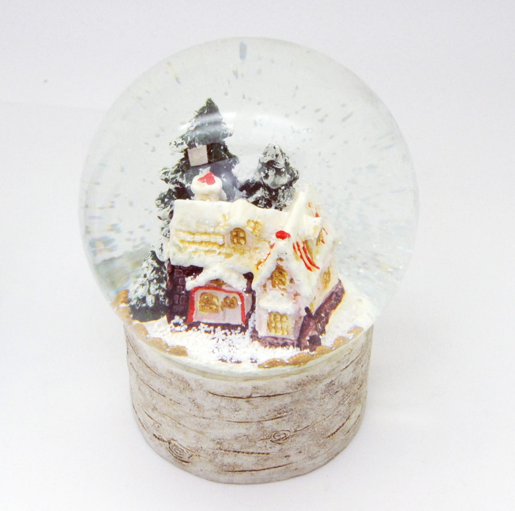 Schneekugel Zuckerbäckerhaus im Winterwald auf Holzsockel "Country-Line" 10 cm Durchmesser - Schneekugelhaus