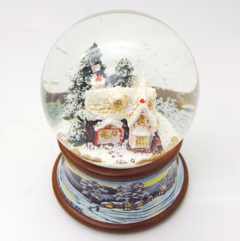 Schneekugel Zuckerbäckerhaus Winterwald auf Sockel Winterlandschaft braun mit Spieluhr - Schneekugelhaus