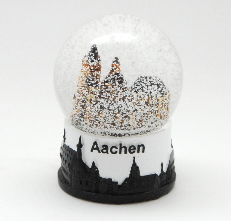 Souvenir Schneekugel Aachen mit Achener Dom und Skyline in schwarz weiß - Schneekugelhaus