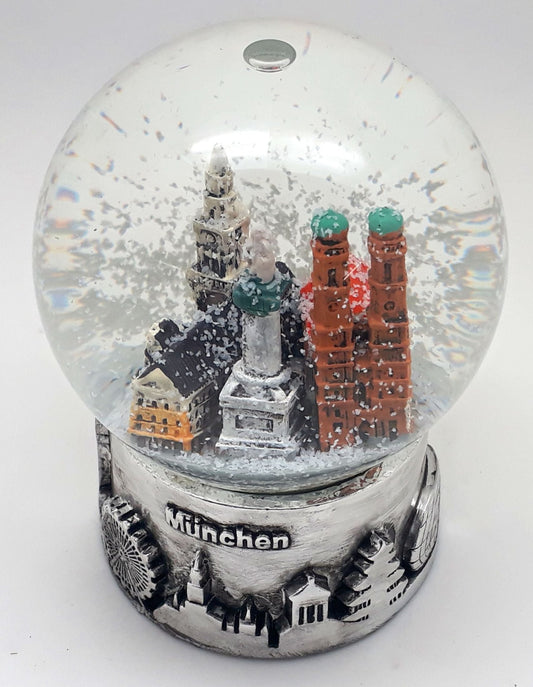 Souvenir Schneekugel München Skyline 80mm - Luftblase - Schneekugelhaus