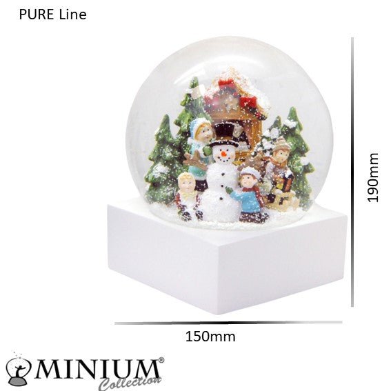 Stylische Schneekugel Megaformat Schneeballschlacht mit Schneemann auf Sockel weiß eck PURE-Line - Schneekugelhaus
